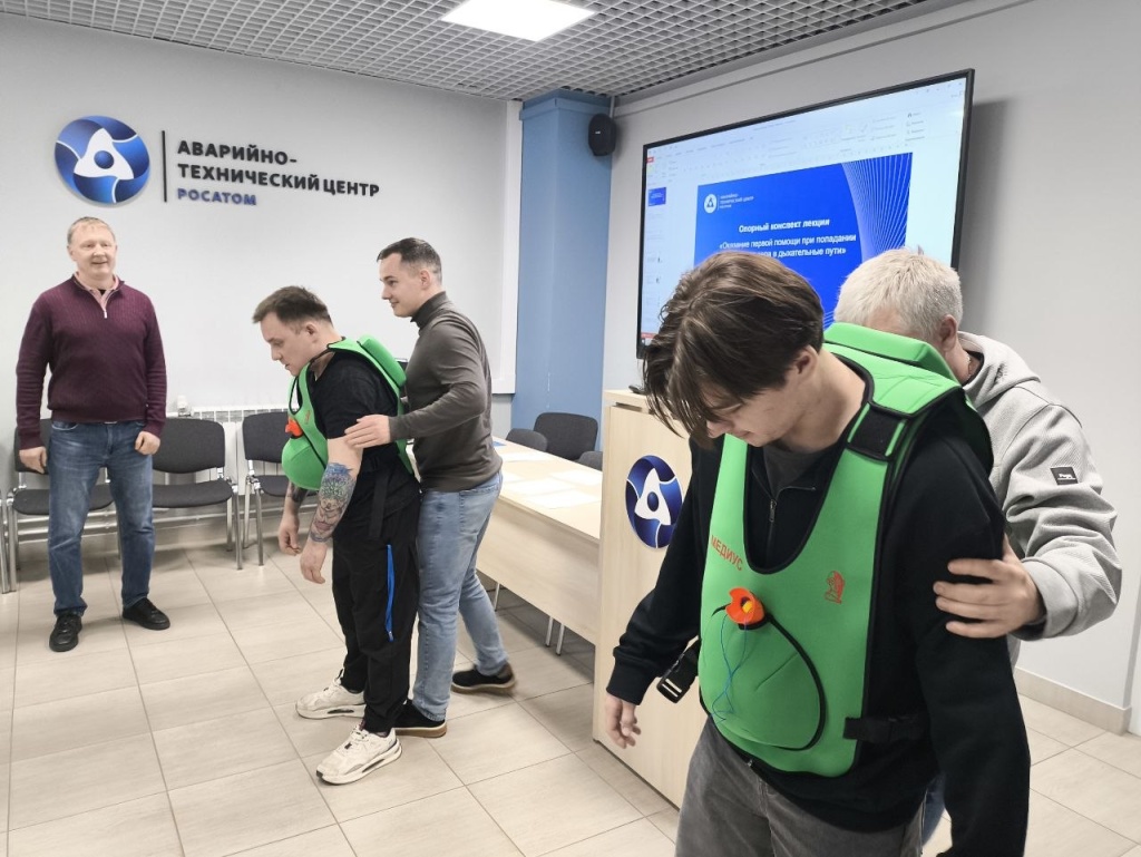 Правила удаление инородного тела из дыхательных путей приемом Геймлиха