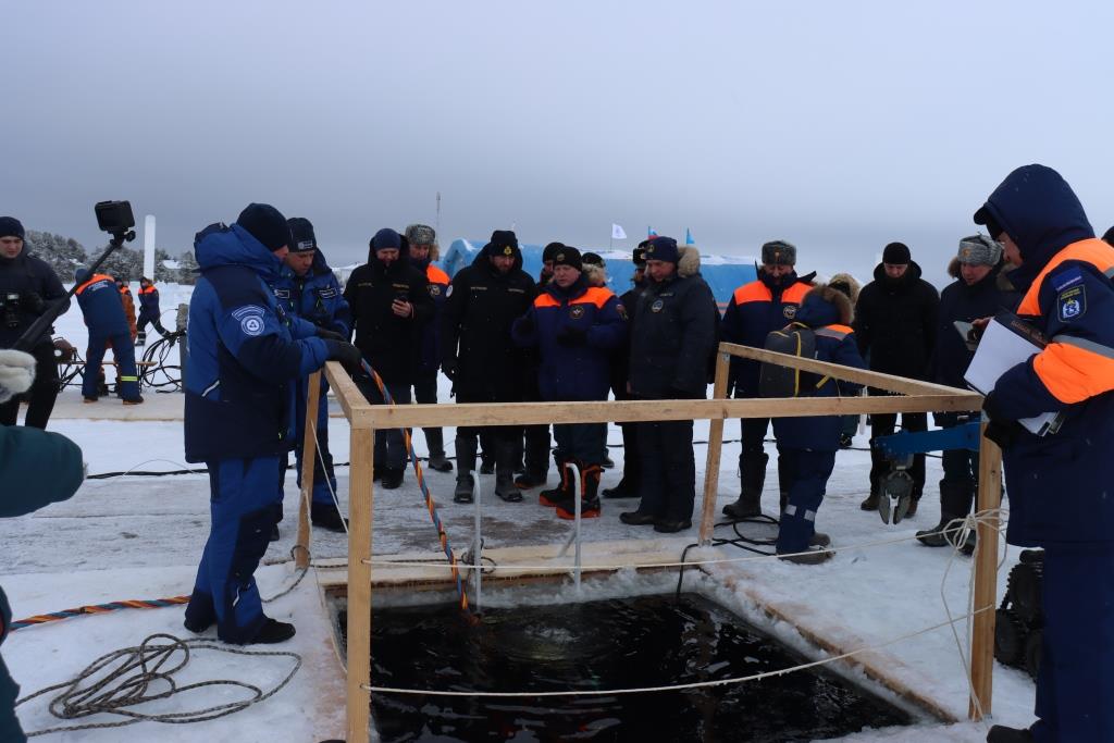 Водолазные спуски специалистов Нововоронежского филиала АТЦ Росатома в учениях Русский лед